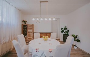 Dining - Pet friendly home in Brtonigla (Brtonigla)