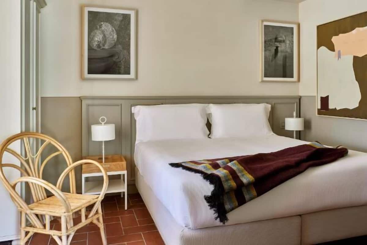 1 habitación, minibar, caja de seguridad en la habitación y escritorio