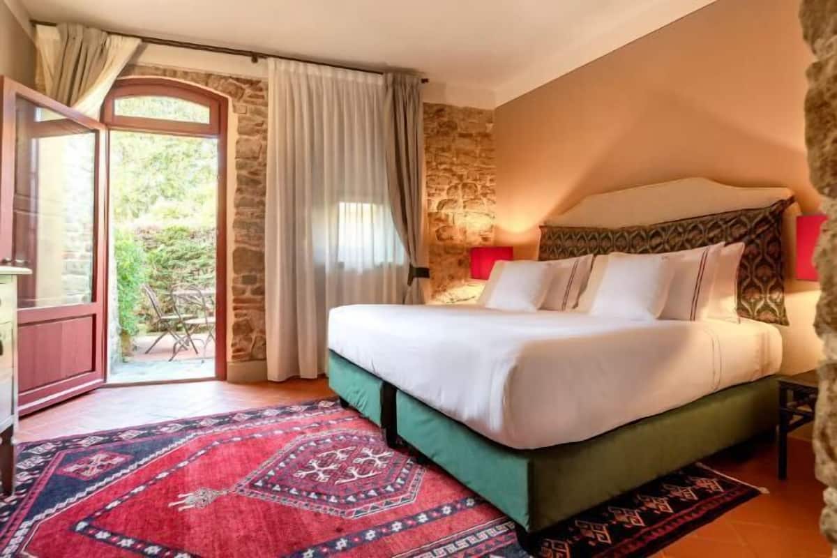 1 habitación, minibar, caja de seguridad en la habitación y escritorio