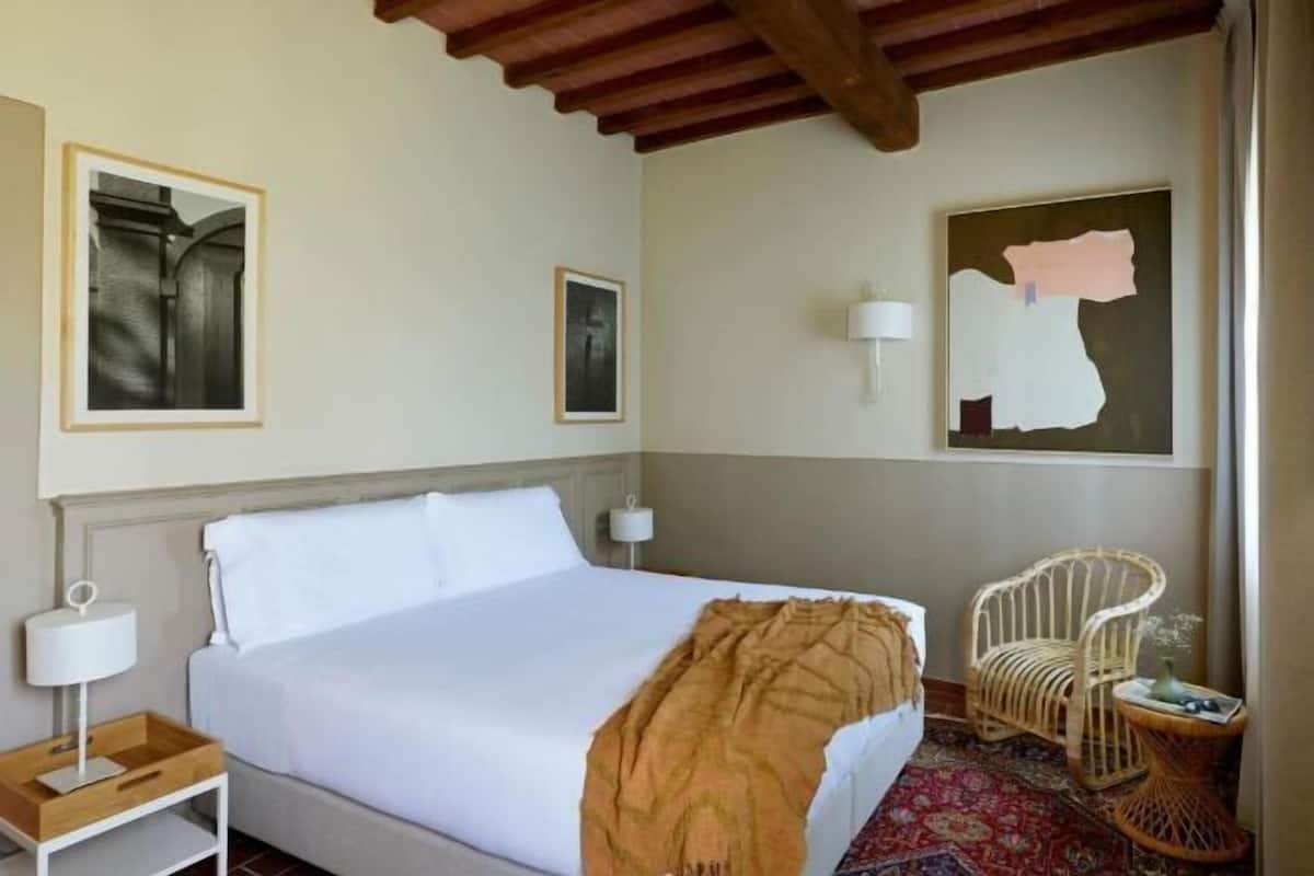 1 habitación, minibar, caja de seguridad en la habitación y escritorio