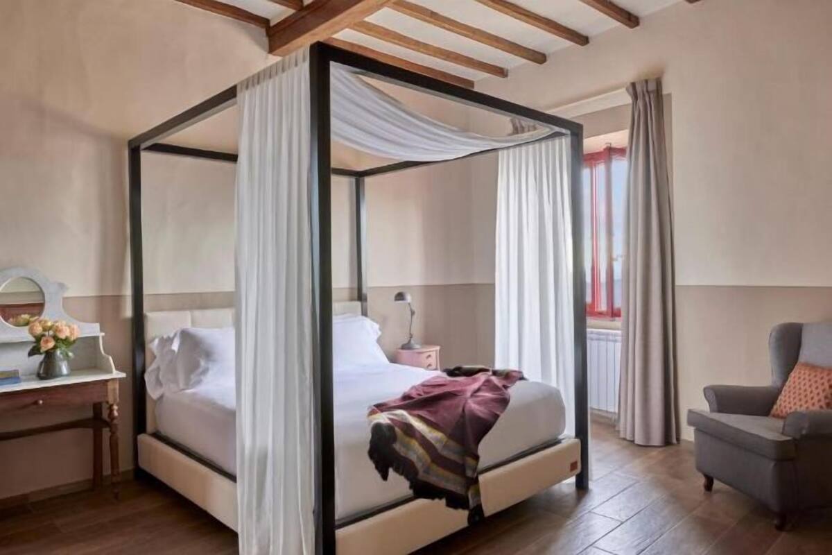 1 habitación, minibar, caja de seguridad en la habitación y escritorio