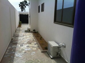 Property grounds - Welcome! Welcome! Willkommen! (Cotonou)