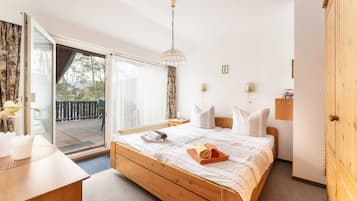1 Schlafzimmer, Reisekinderbett, Bettwäsche