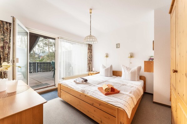 1 chambre, lit parapluie, draps fournis