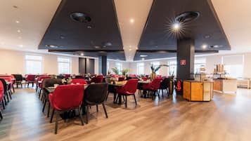 Desayuno buffet todos los días (con cargo)