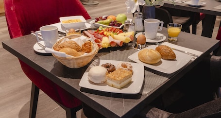 Daily buffet breakfast (EUR 15.00 per person)