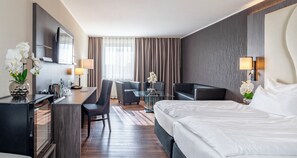 Junior Suite | Minibar, két bảo mật tại phòng, bàn 