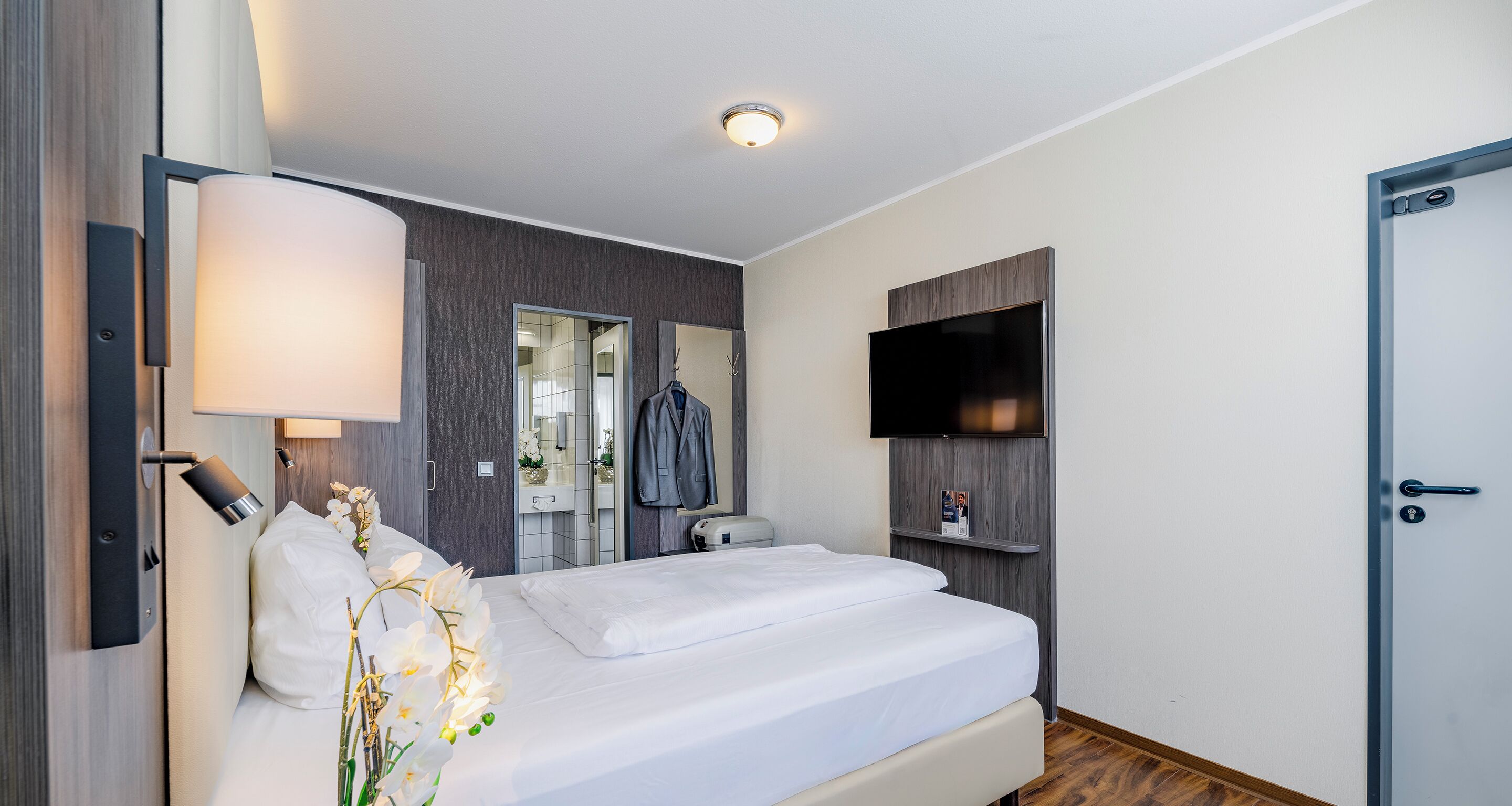 Enkeltrom – standard | Minibar, safe på rommet, skrivebord og skrivebord for bærbar PC