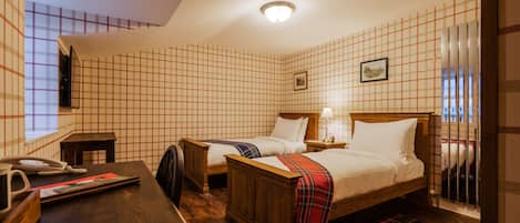 Highland Family Room Pet Friendly | Premium bedding, in-room safe, individually decorated