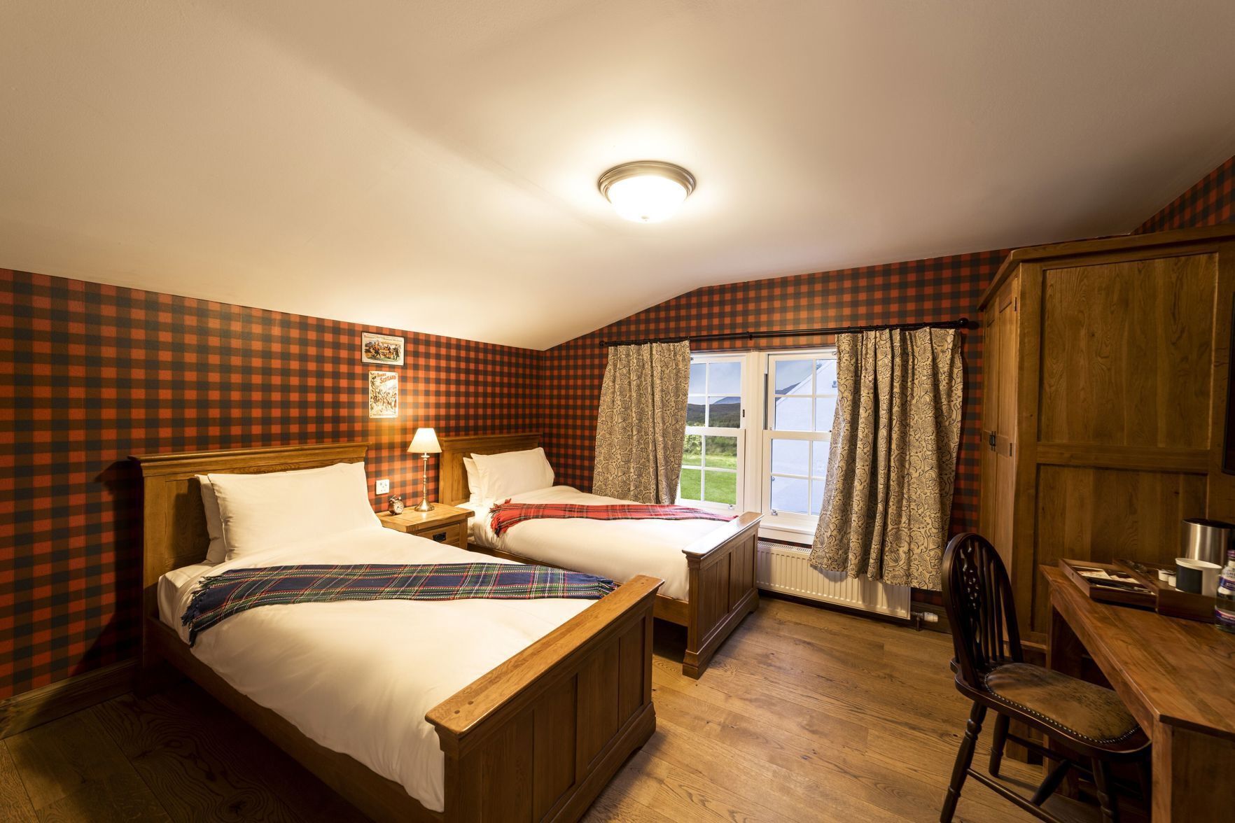 Premium bedding, in-room safe, individually decorated