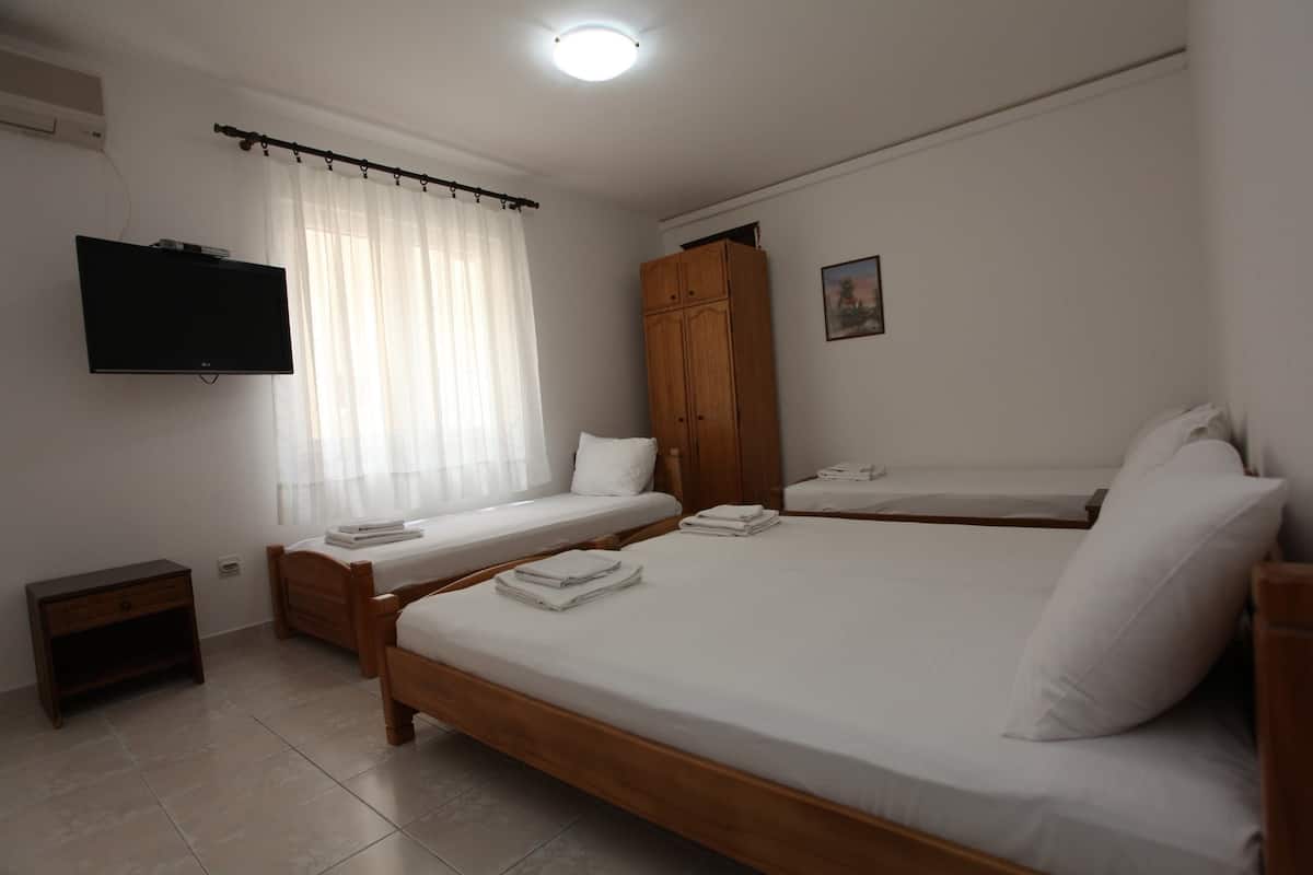Studio, Terrace (102) | WiFi (free), bed sheets