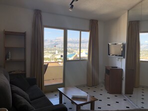 Lejlighed - 1 soveværelse (Balcón o terraza ) | Stue | Fladskærms-tv