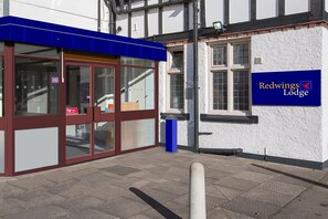 숙박 시설 입구