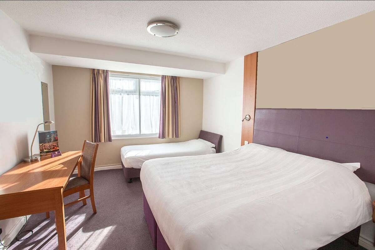 desk, iron/ironing board, free wifi, bed sheets