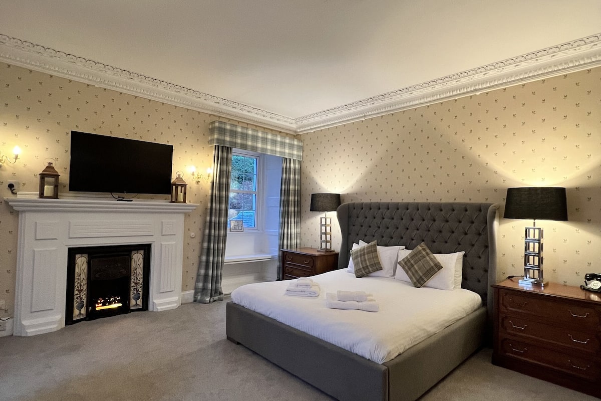 master double room | 1 bedroom, iron/ironing board, wifi, bed sheets