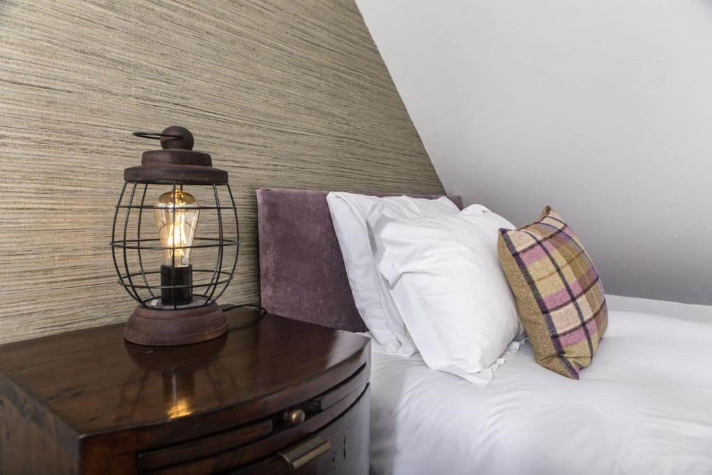 family room | 1 bedroom, iron/ironing board, wifi, bed sheets