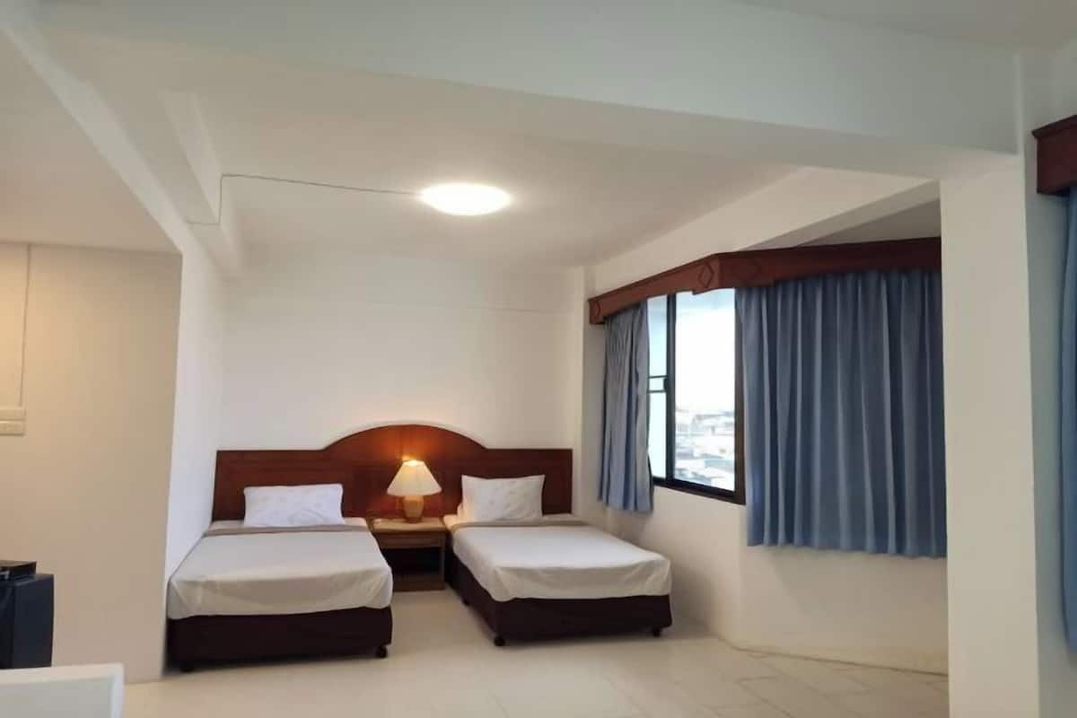 Desk, free WiFi, bed sheets