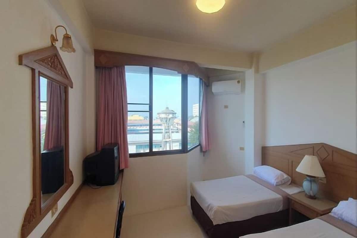 Desk, free WiFi, bed sheets