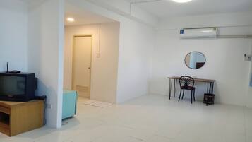 Superior Double Room | Desk, free WiFi, bed sheets