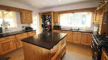 Premier Villa, Multiple Bedrooms, Hill View | Shared kitchen | Fridge, microwave, oven, stovetop