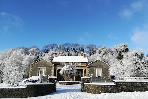Villa Premier, plusieurs chambres, vue sur la colline | Façade de l’hébergement