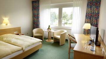 Comfort-Doppelzimmer | Hochwertige Bettwaren, Zimmersafe, Schreibtisch, Zustellbetten