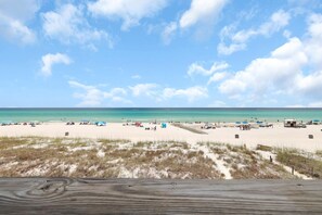 On the beach - Come and truly enjoy your vacation at Sands of Laguna!! (PANAMA CITY BEACH)