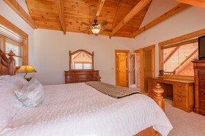 4 soverom, strykejern/-brett, wi-fi og sengetøy