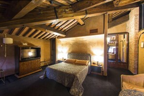 Romantic Suite | Minibar, in-room safe, free WiFi, bed sheets - Relais Villabella (San Bonifacio)
