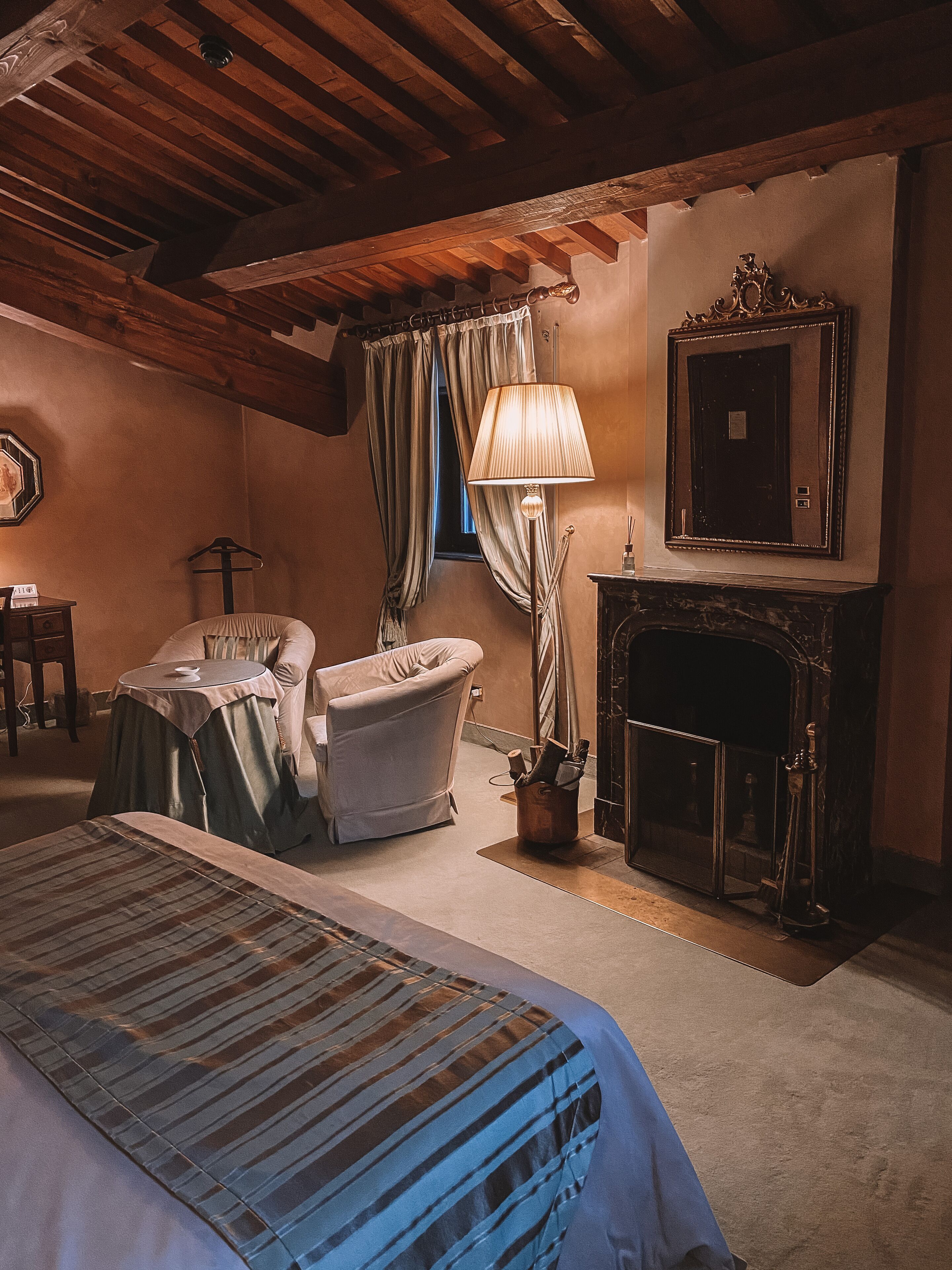 romantic suite | minibar, in-room safe, free wifi, bed sheets