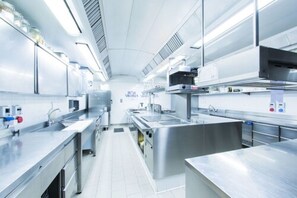 供应晚餐，地区菜