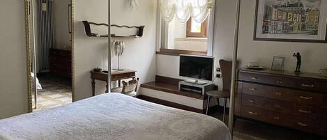 1 chambre, literie de qualité supérieure, bureau, Wi-Fi gratuit