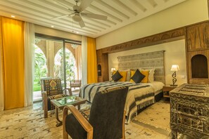 华丽套房, 露台 | 高档床上用品、遮光窗帘、隔音