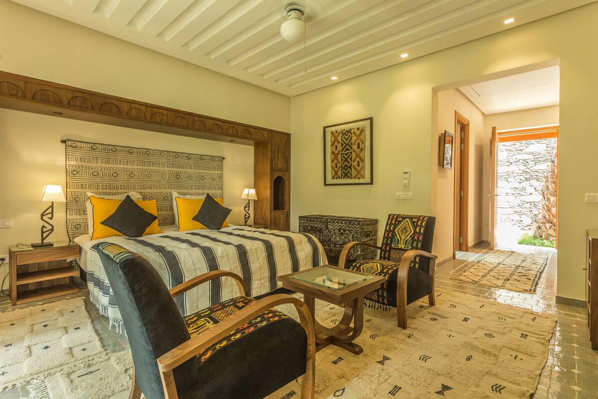 Deluxe Suite, Terrace | Premium bedding, blackout drapes, soundproofing