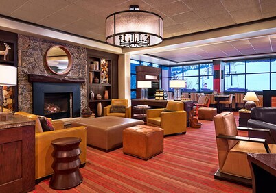 Sheraton 3BR, 3BA: New Years Week- Top Fl. Direct on Mountain & 100% Ski-In/Out!