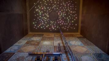 Design-Loft, Erdgeschoss | Dusche im Bad