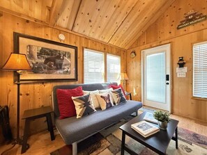 TV connectée, cheminée, lecteur de DVD, espaces bureaux