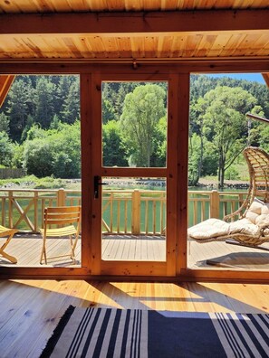 Family Tree House | 1 bedroom, bed sheets