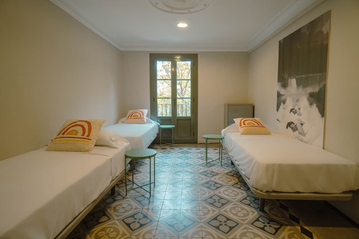 1 bedroom, free WiFi, bed sheets