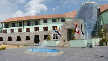 Fachada de la propiedad