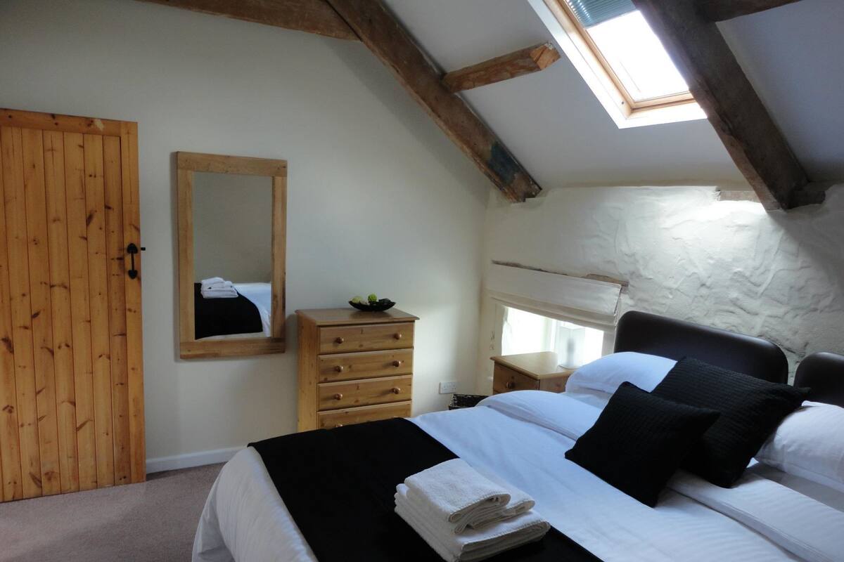 Cottage, 1 Bedroom | In-room safe, free WiFi, bed sheets