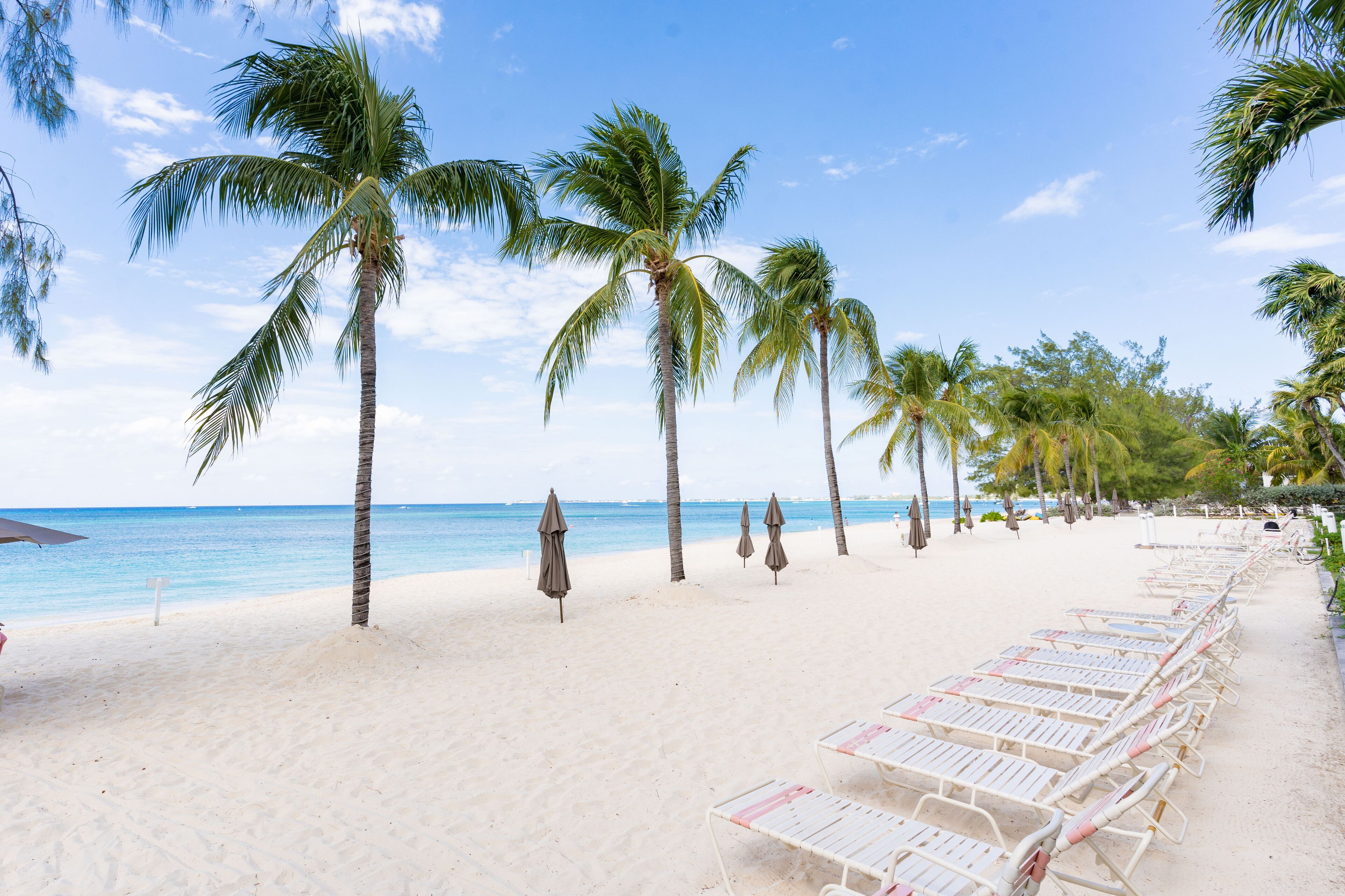 private beach, white sand, sun-loungers, beach towels