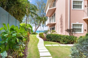 Condo 3 bedroom, Partial Ocean View | Terraza o patio