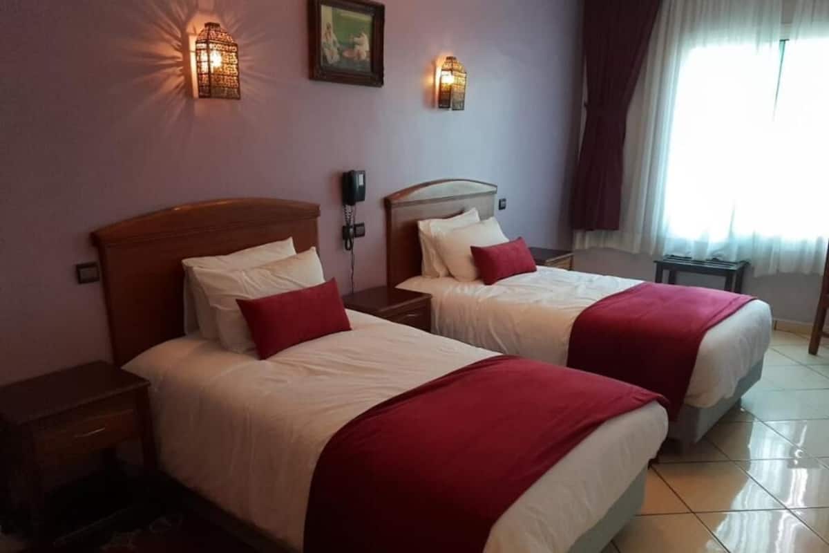 Comfort Twin Room | Minibar, in-room safe, blackout drapes, free cribs/infant beds