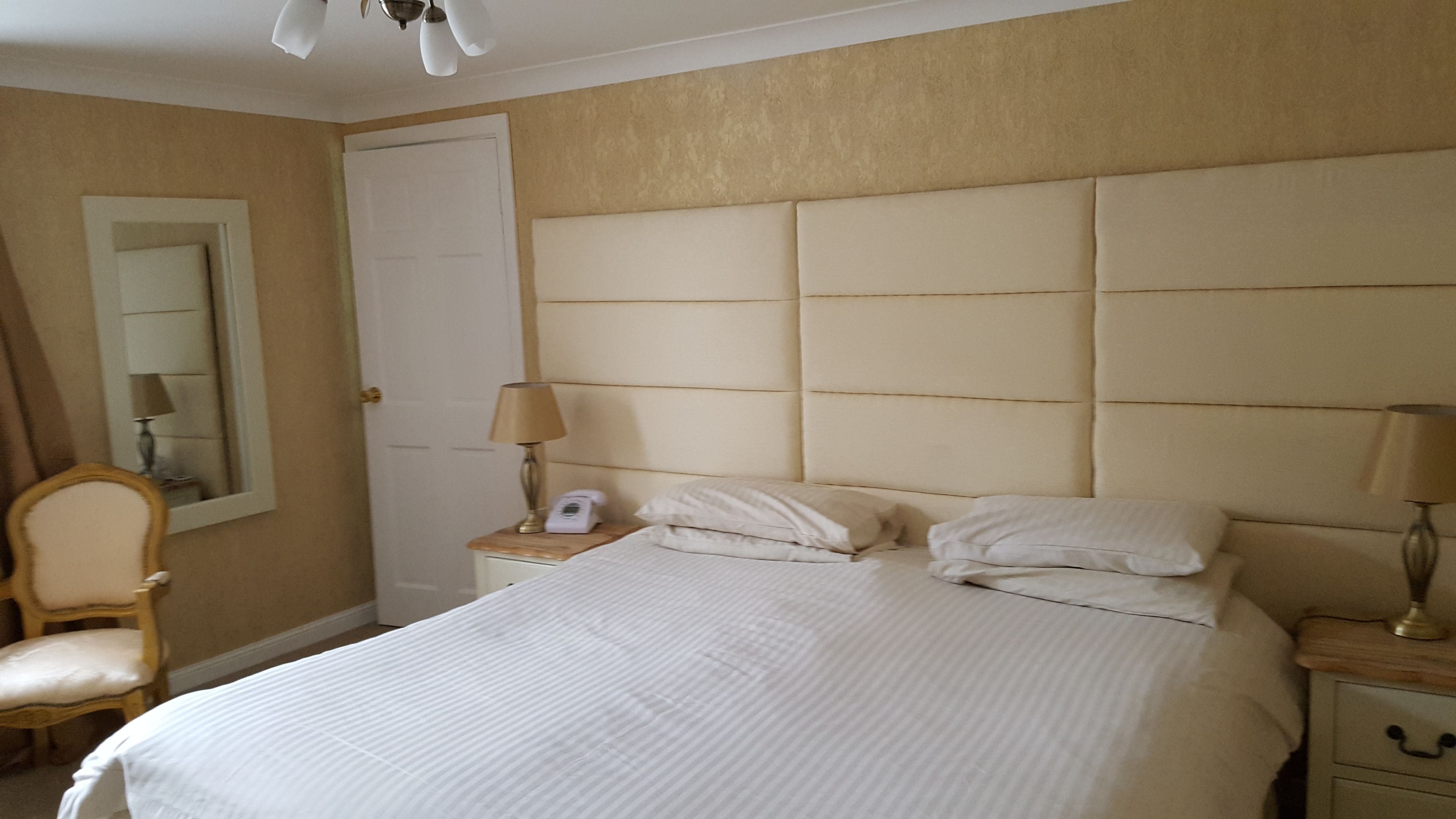 Twin Room | In-room safe, individually decorated, individually furnished, desk