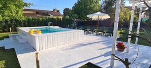 Piscina externa sazonal