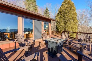 Terrace/patio - Charming Mountain Home with Views (Banner Elk)