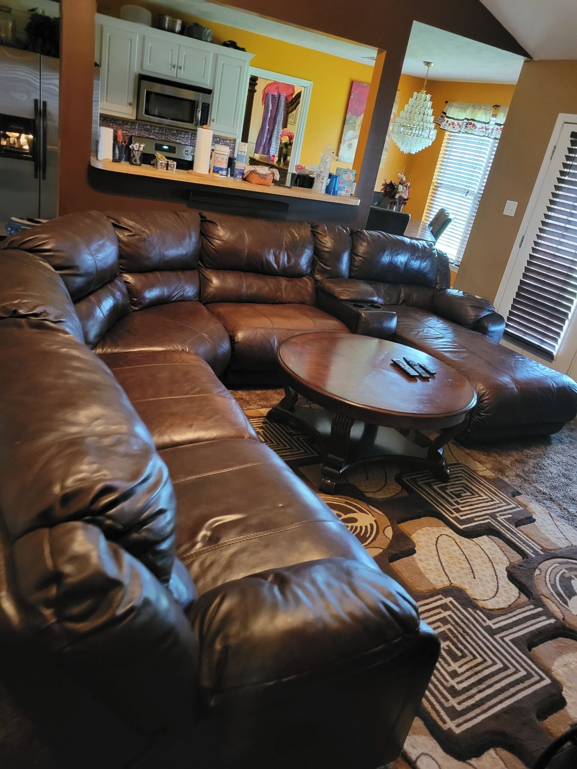 Smart TV, fireplace, DVD player, stereo