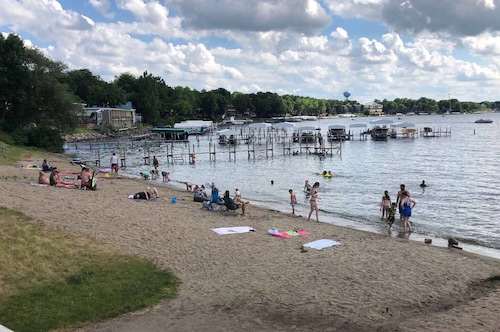 14 chambres Emplacement génial !! Les grands groupes Central StayCation peuvent accueillir jusqu'à 32 personnes