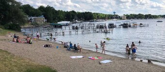 14 soverom Fantastisk beliggenhet! Central StayCation Store grupper sover opptil 32 personer